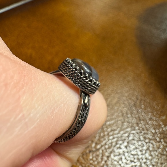 Sterling Silver and Agate Stone Ring - Picture 3 of 6